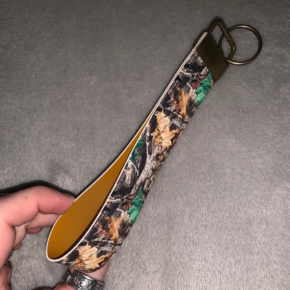 Camo Keychain - Picture 2 of 2